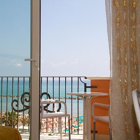 Hotel Cristall San Benedetto del Tronto Extérieur photo